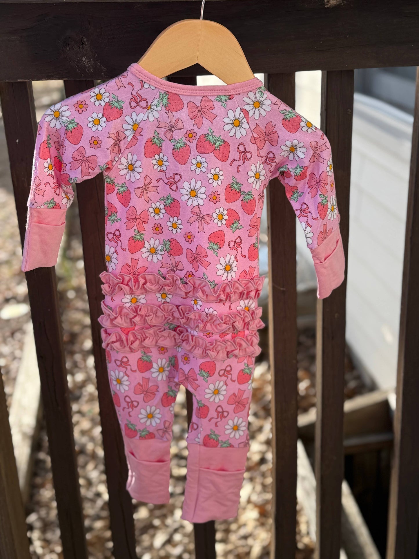 Strawberry & Bows Bamboo